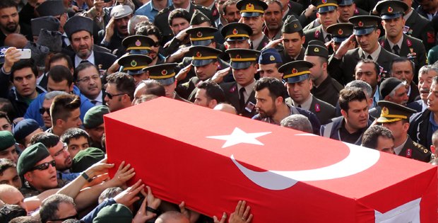 BOMBALI ARAÇLA SALDIRDILAR