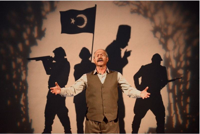 “AŞIK VEYSEL” SAHNEDEN MEMLEKETİNİ SELAMLAYACAK