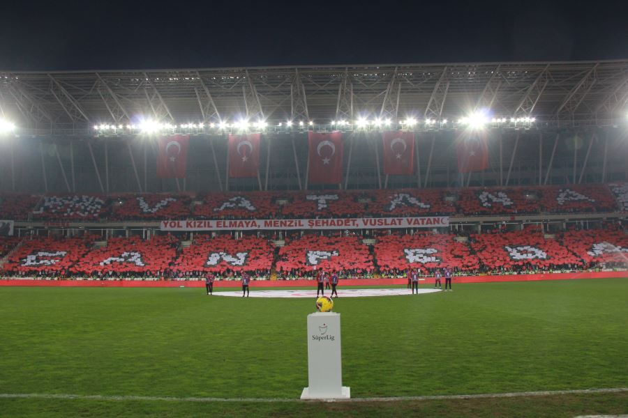 Sivasspor taraftarından koreografi hazırlığı