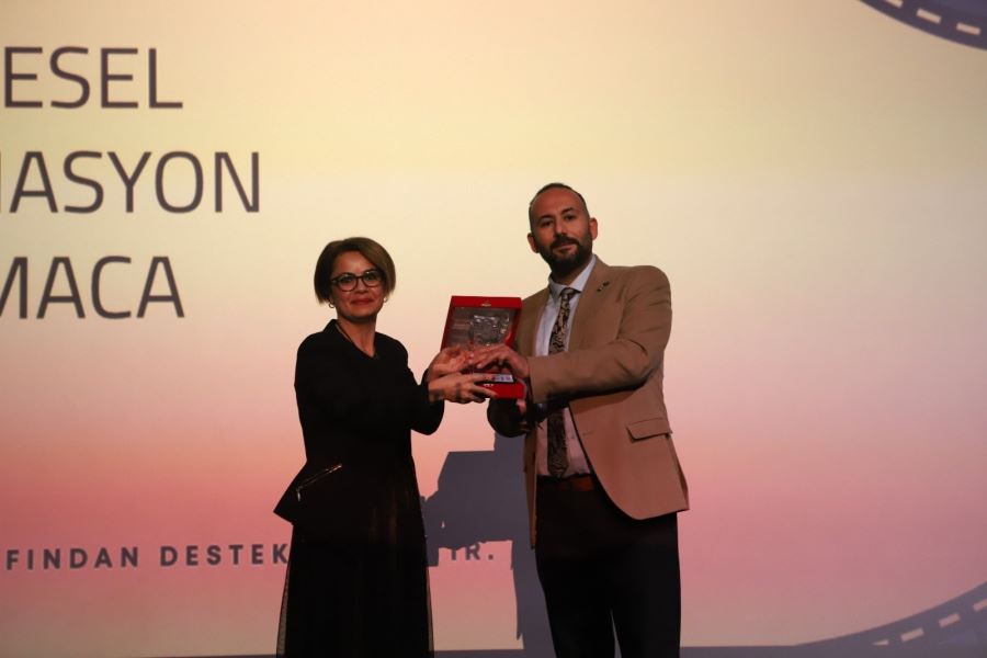 ÜNİVERSİTE’YE FESTİVALDEN İKİ ÖDÜL