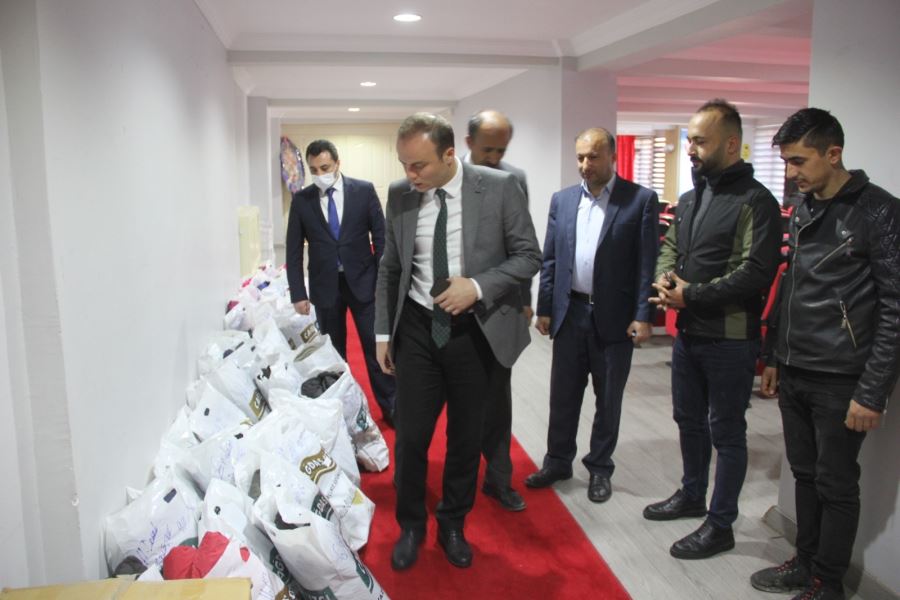 Öğrencilere kıyafet yardımı