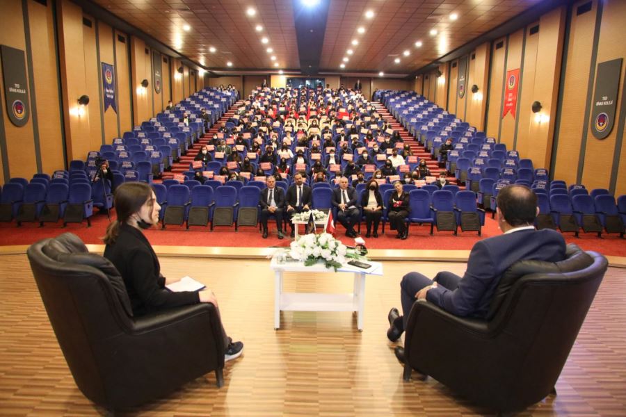 Tecrübelerini öğrencilerle paylaştı