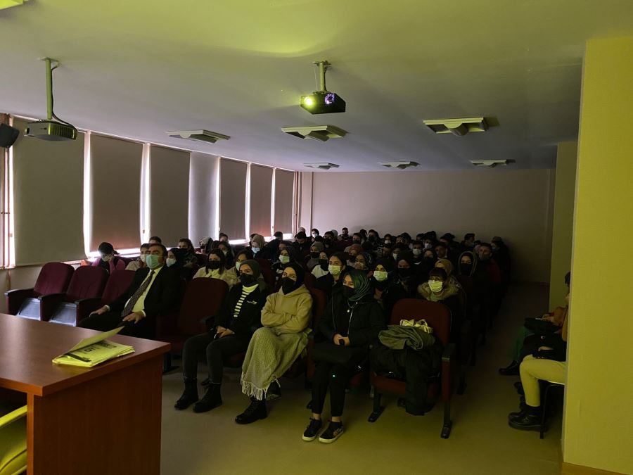 OMİCRON AĞIR SEYRETMİYOR