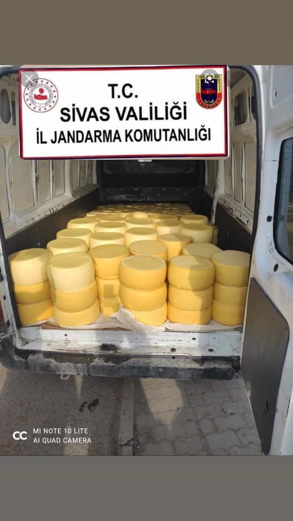 KAÇAK PEYNİR ELE GEÇİRİLDİ (VİDEO)