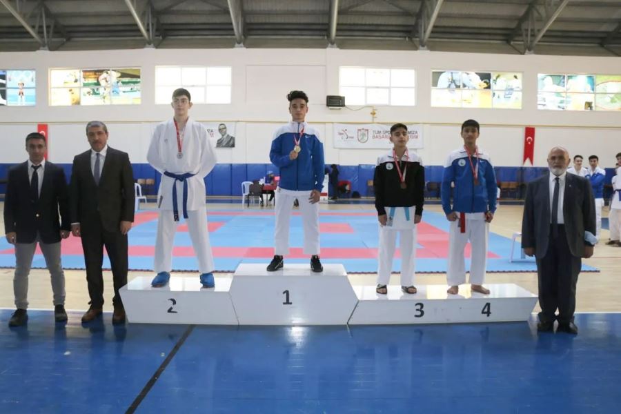 Dereceye girenler ödüllendirildi