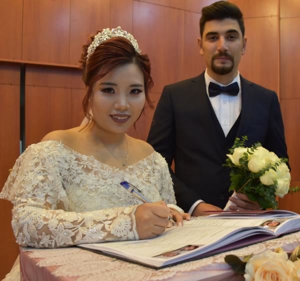 ÇİN'DEN SİVAS'A GELİN GELDİ