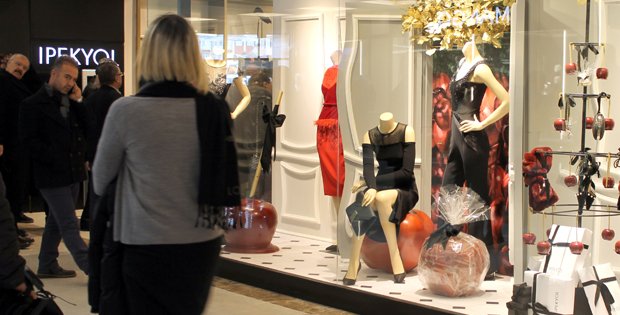 MAĞAZALARDA YILBAŞI İNDİRİMİ