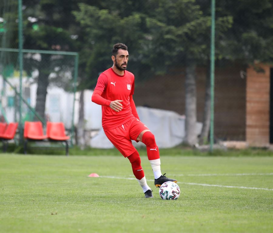 YİĞİDO’NUN EN HIRÇINI UĞUR