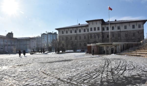 267 KÖY YOLU ULAŞIMA KAPANDI