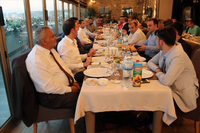 EMLAKÇILARIN İFTARINDA BİRLİK-BERABERLİK MESAJI