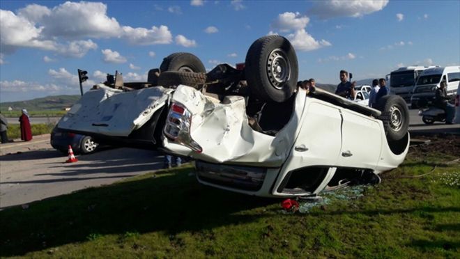 TAKSİYLE ÇARPIŞTI BÖYLE TAKLA ATTI