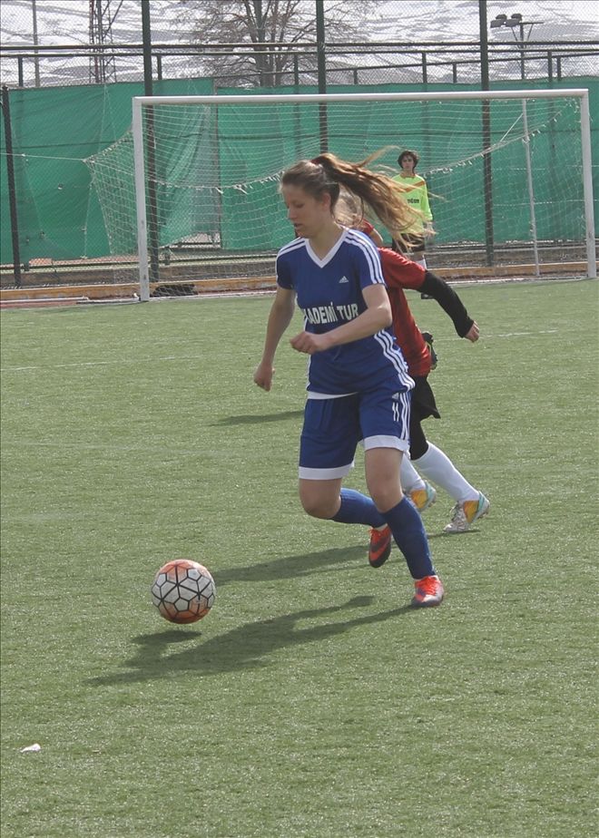 KADIN FUTBOLCU DOĞAN MİLLİ TAKIMDA