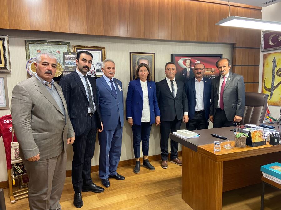 ÇİFTÇİLER YARDIM BEKLİYOR