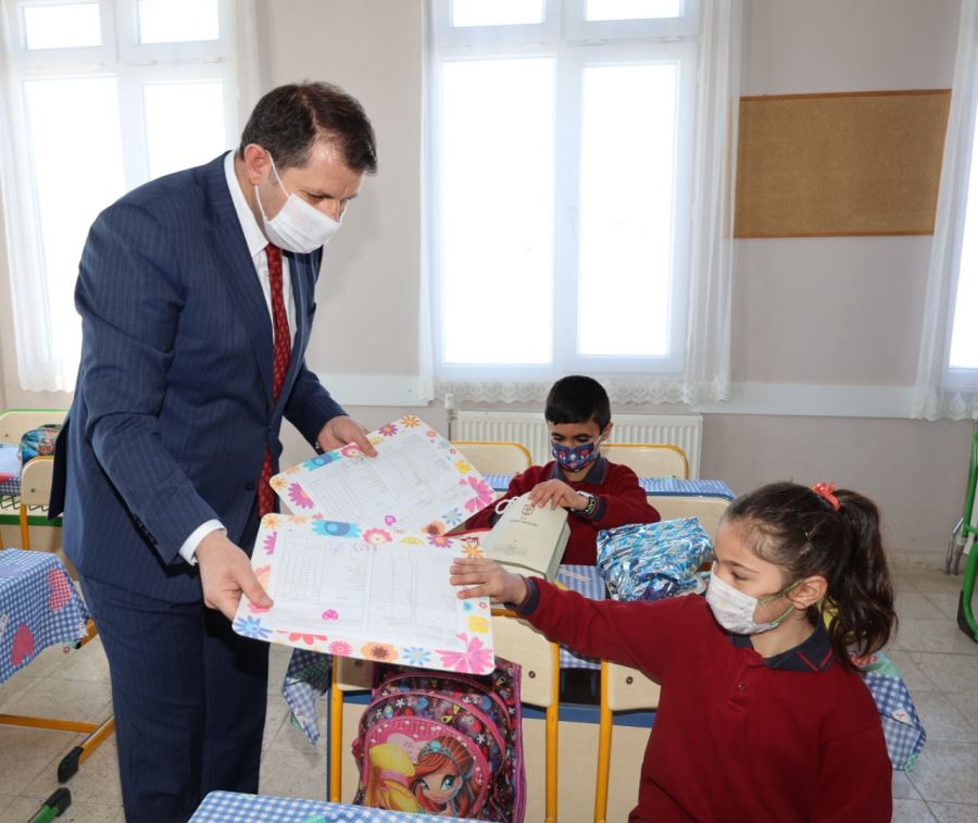 BAŞARI KARNEYLE ÖLÇÜLMEZ