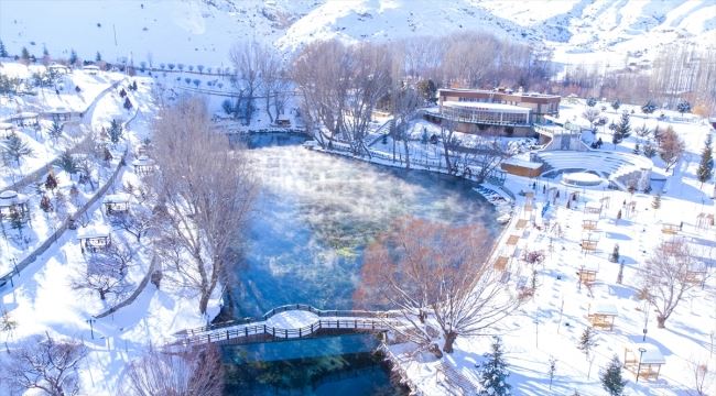 Doğal akvaryumu Gökpınar Gölü beyaza büründü