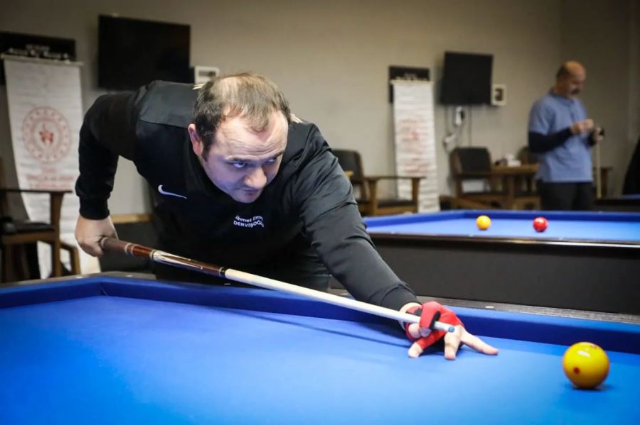 27 sporcu ter döktü