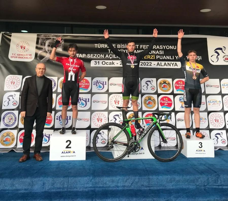 Alanya’dan gümüş madalya ile döndü