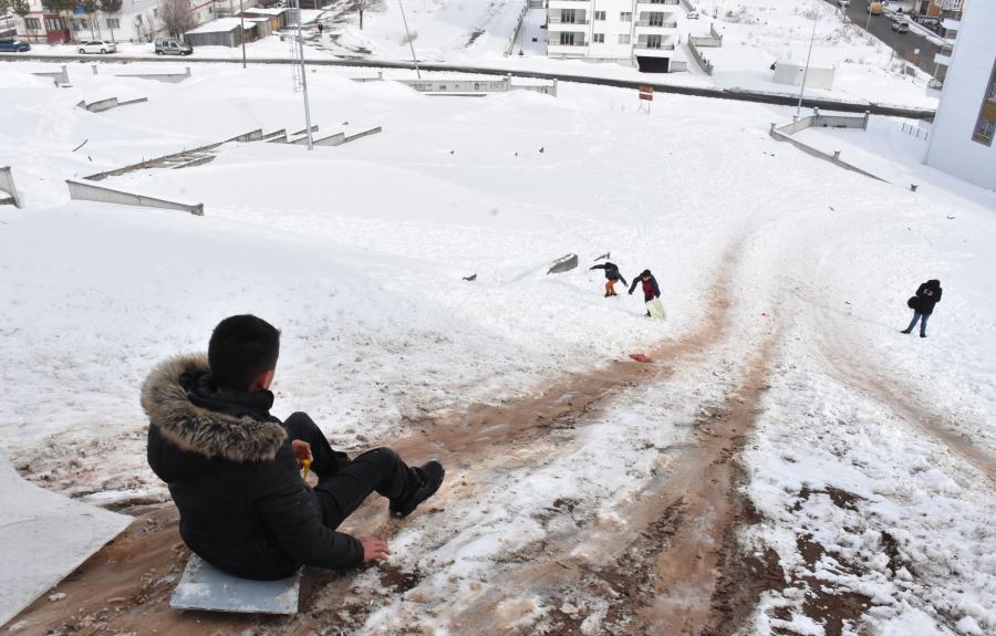 Çocukların uğrak yeri 'Yumurtatepe'
