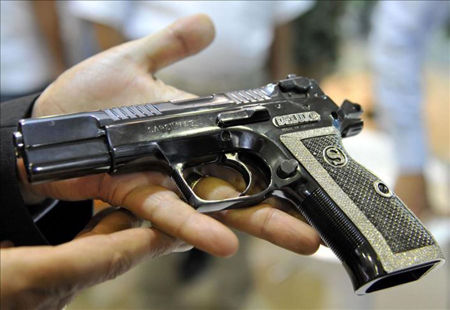 Kurşunlarla 9 kişi öldü