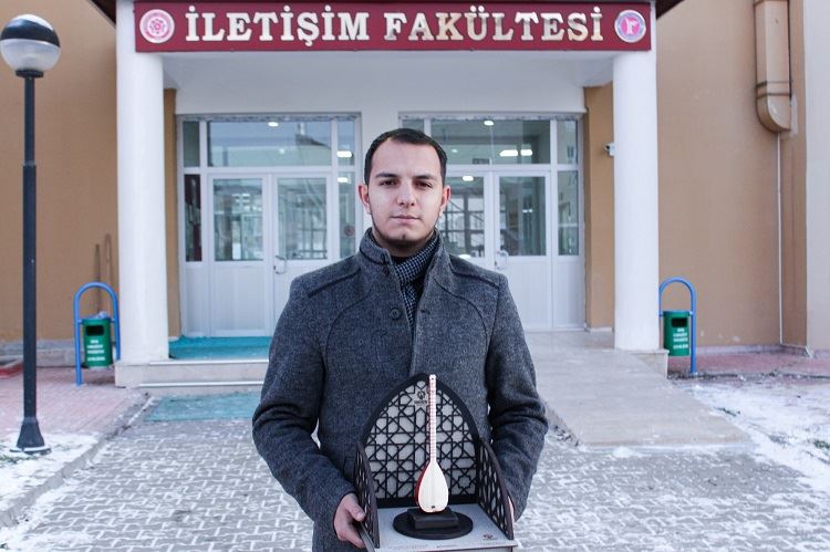 Hem üniversiteli hem Âşık