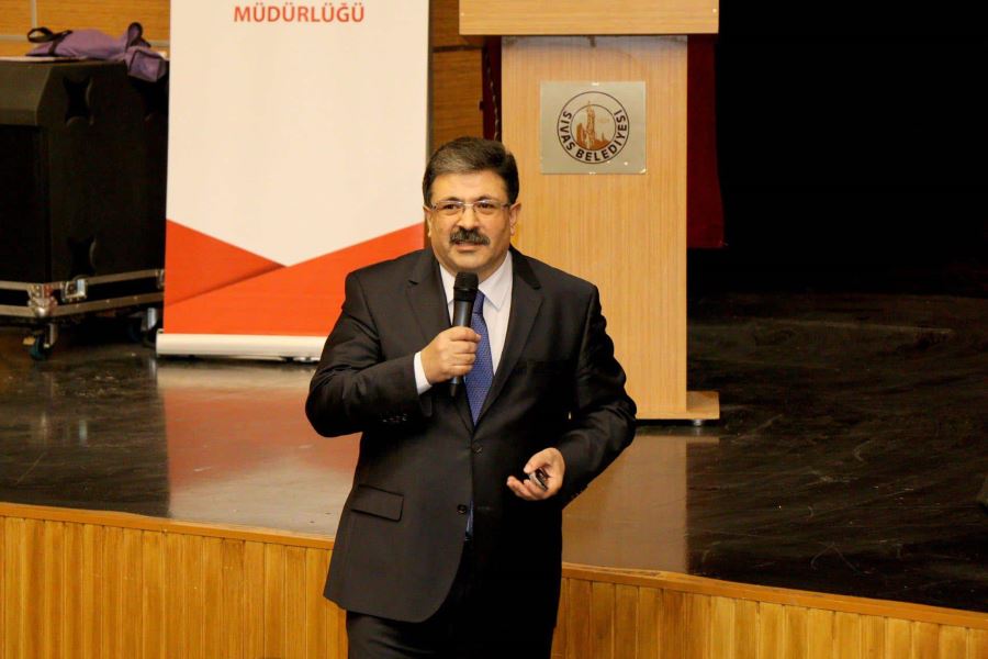 Prof. Dr. Yılmaz konferans verdi