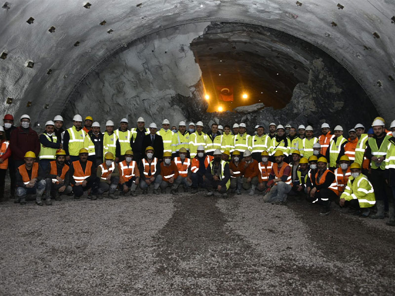 IŞIK GÖRÜNDÜ (VİDEO)