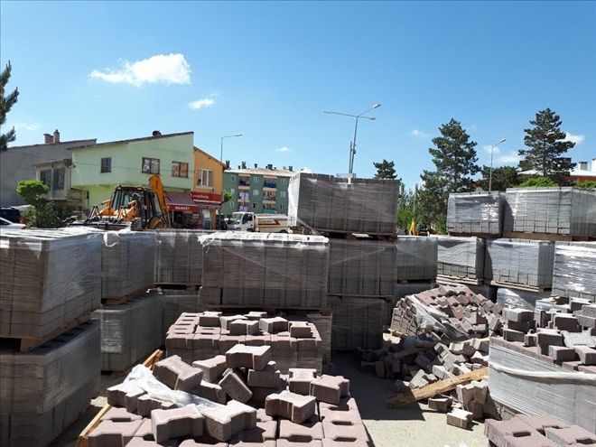 ULAŞ´TA KİLİT PARKE DÖŞEME ÇALIŞMALARI BAŞLADI