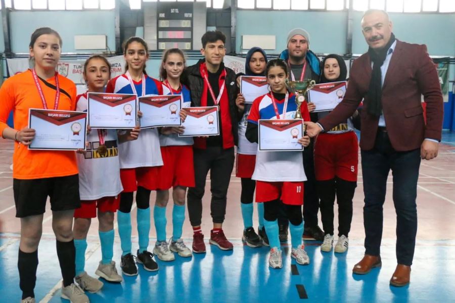 ADANA’DAN GÜMÜŞ MADALYA İLE DÖNDÜ