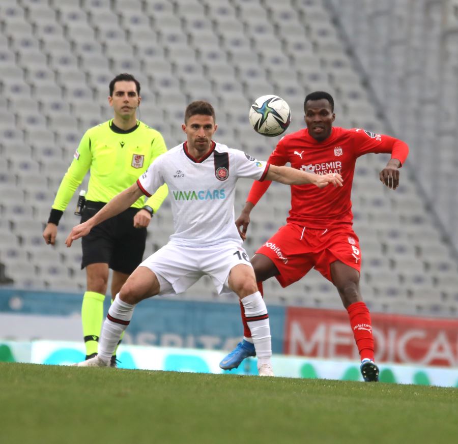 SİVASSPOR  KUPAYA SARILDI