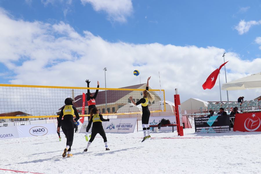 YILDIZ DAĞI’NDA VOLEYBOL RÜZGARI