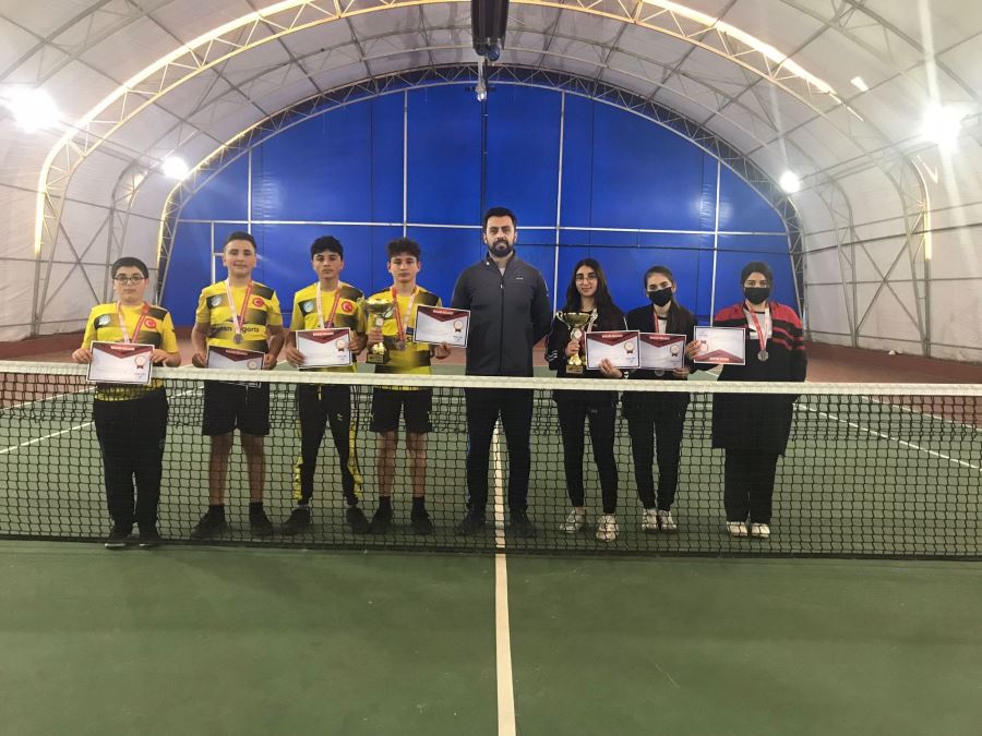 Gönülleri fethettiler