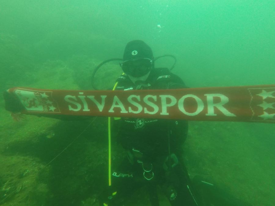 İstanbul boğazında Sivasspor atkısı