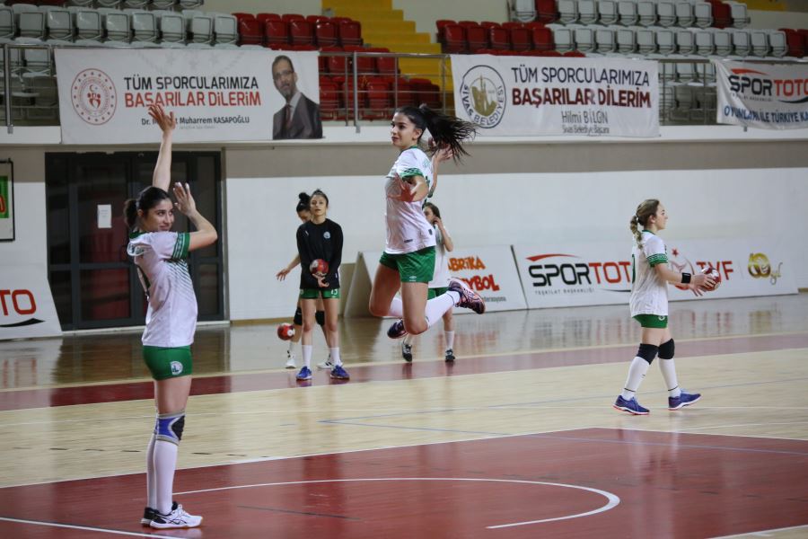 Hentbolcular iddialı hazırlanıyor