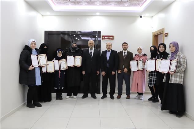 Hafızlık belgelerini aldılar