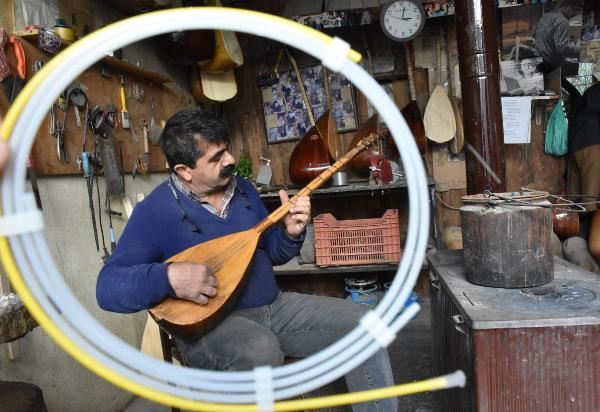 Bu sazın 'teli' insanın kalbine dokunuyor
