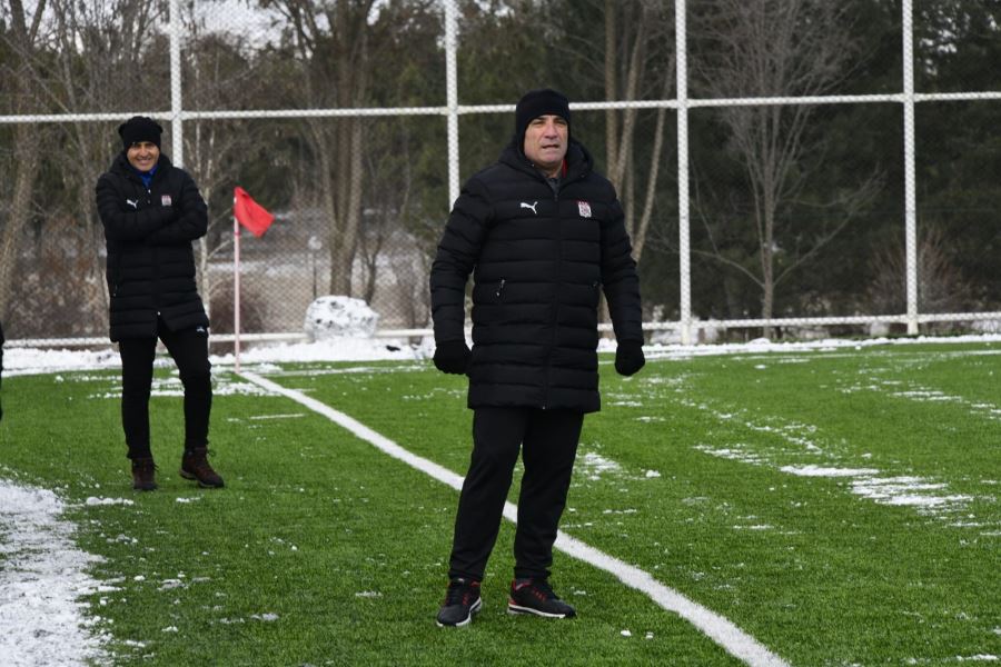 KADIN FUTBOLU ERCAN’LA YÜKSELİYOR