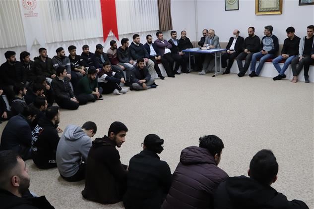 Ramazan ayını öğrencilere anlattı