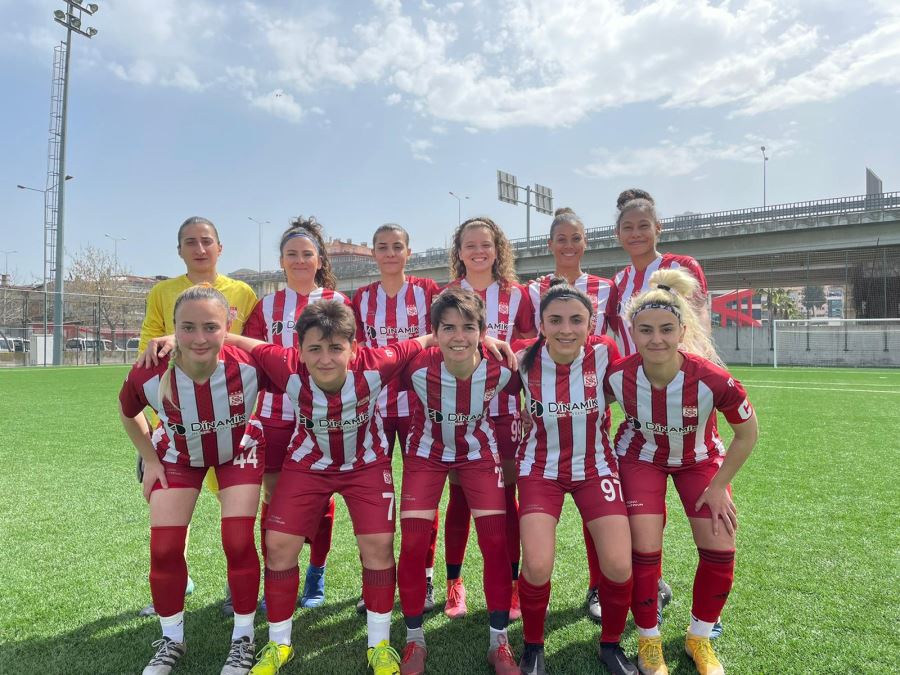 Samsun-Sivas maçında hakem faciası