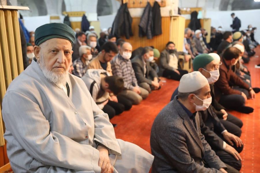 TARİHİ ULU CAMİ DOLDU TAŞTI (VİDEO)