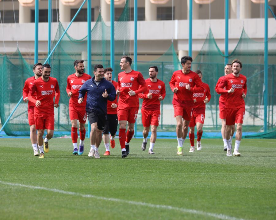 Başakşehir’e bileniyor