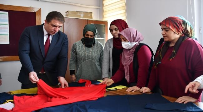 Atık kumaşlar bayramlık giysilere dönüşüyor