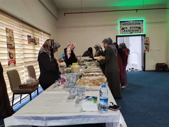 KYK öğrencilerine iftar sofrası