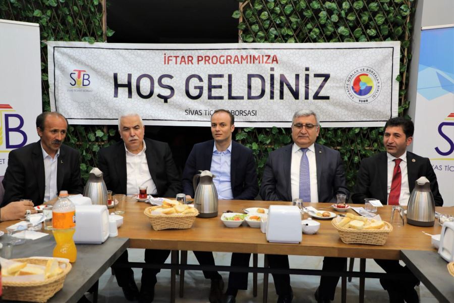 Borsa üyeleri iftar sofrasında buluştu