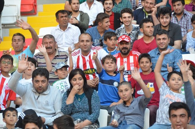 SİVASSPOR´U 99 BİN TARAFTAR İZLEDİ