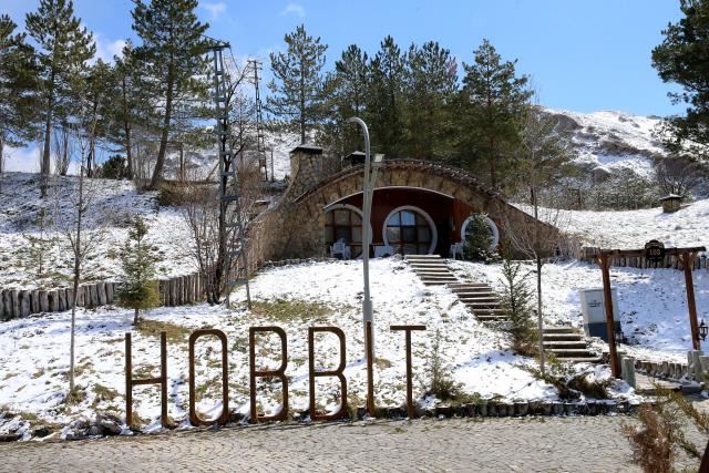 "Hobbit Evleri" beyaza büründü