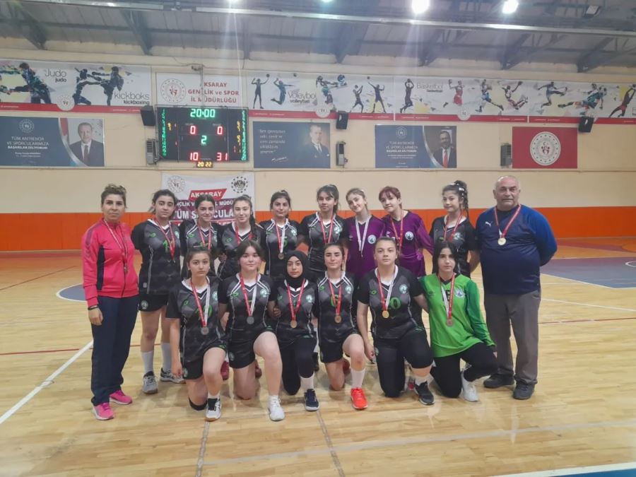 Kız ve erkek takım çeyrek finalde