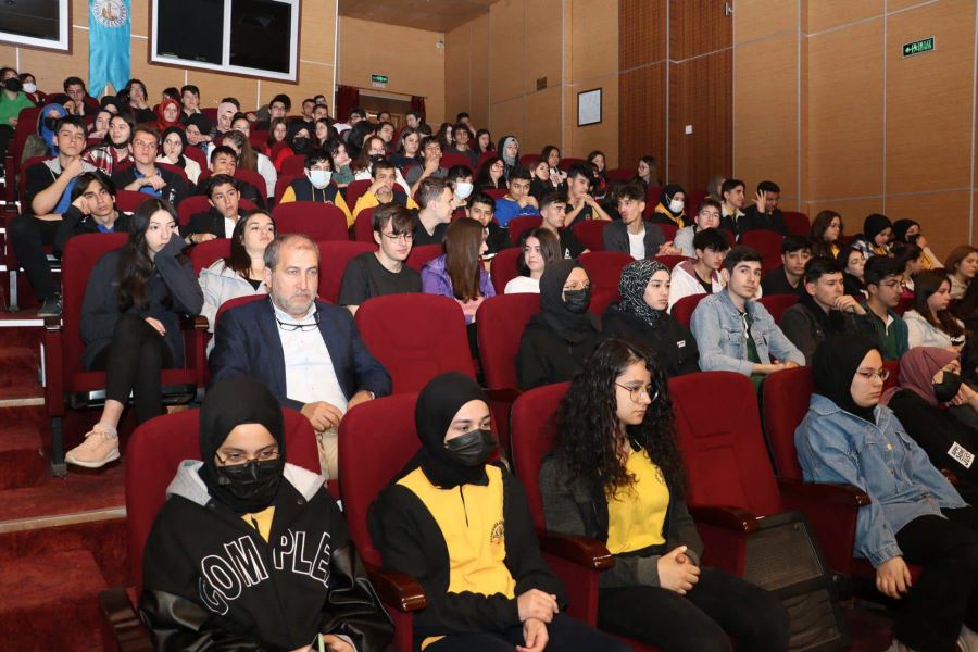 Öğrencilere meslekler tanıtıldı