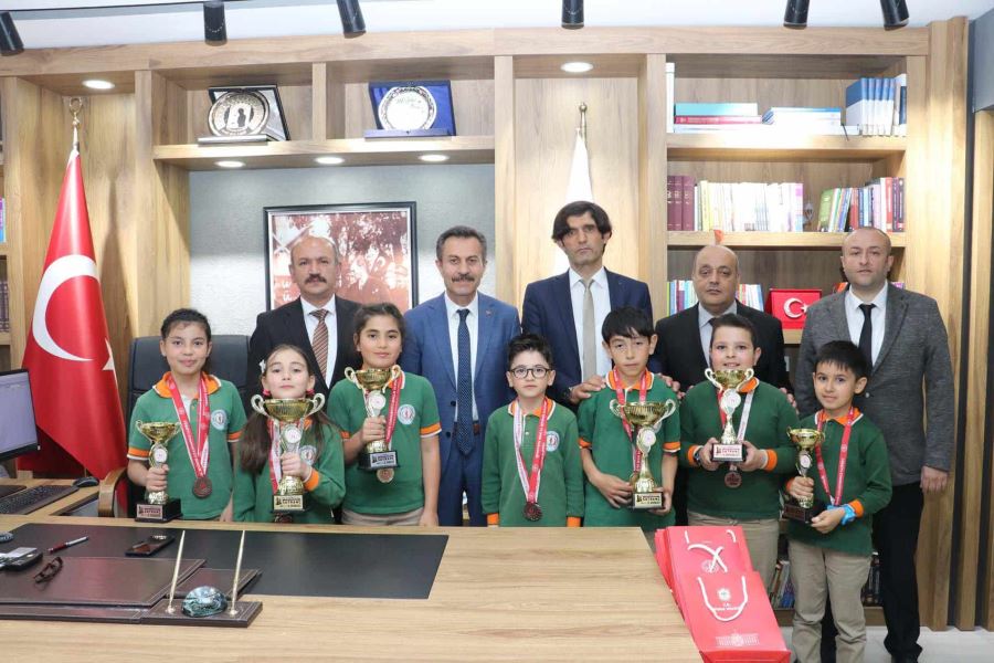 DERECEYE GİREN SPORCULARDAN ZİYARET