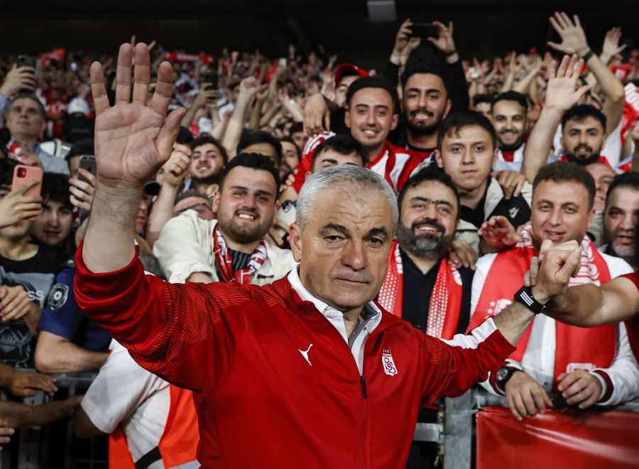 KIRMIZI EŞOFMANIN SIRRI