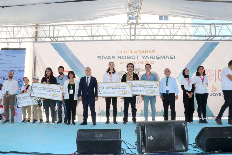 GELECEK İÇİN ÜMİT VERDİLER